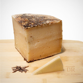 Queso de Oveja Curado al Romero pieza de 400 gr aprox